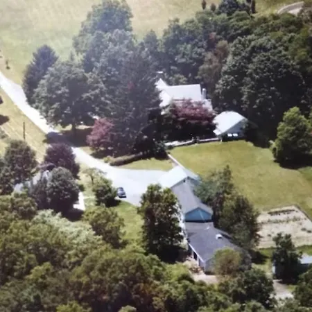 Private Lakeview Cottage And 2 Farmhouse Apartments Near Rt 80 Easy To Nyc